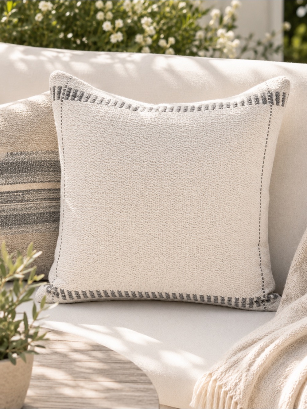 NWOT, Pottery Barn, Mal Indoor/Outdoor Textured Pillow, Ivory Multi 18" x 18"